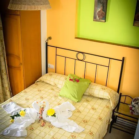 Guest house Malia 2*